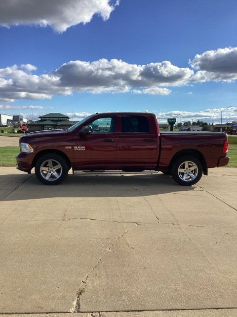 Used 2017 RAM Ram 1500 Pickup Express with VIN 3C6RR7KT4HG595169 for sale in Waverly, IA