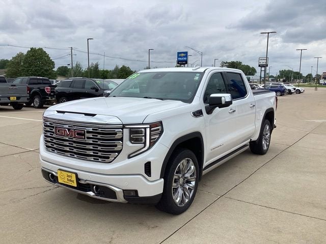 2023 GMC Sierra 4WD Crew Cab Short Box Denali's photo