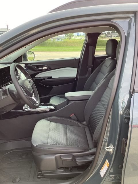 2026 Chevrolet Trax LT - Photo 9